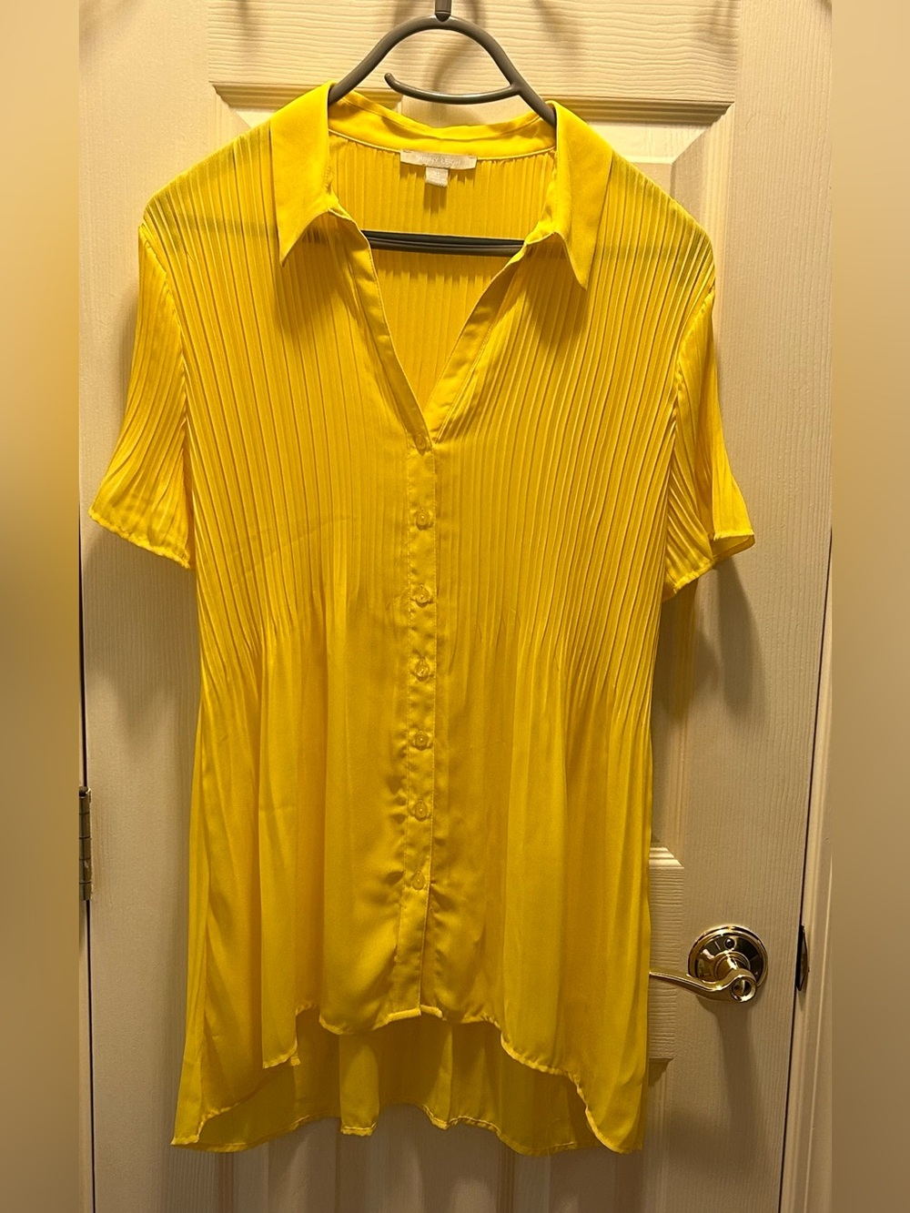 Sunny Leigh Women’s XL Yellow Button-Down Top w Distinctive Accordion Pleats
